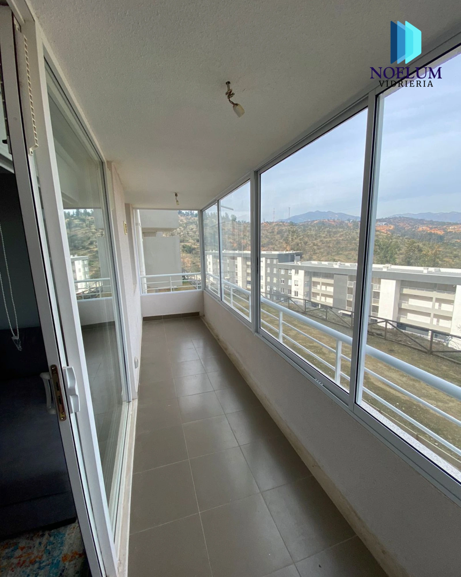 Cierre panorámico con perfilería delgada