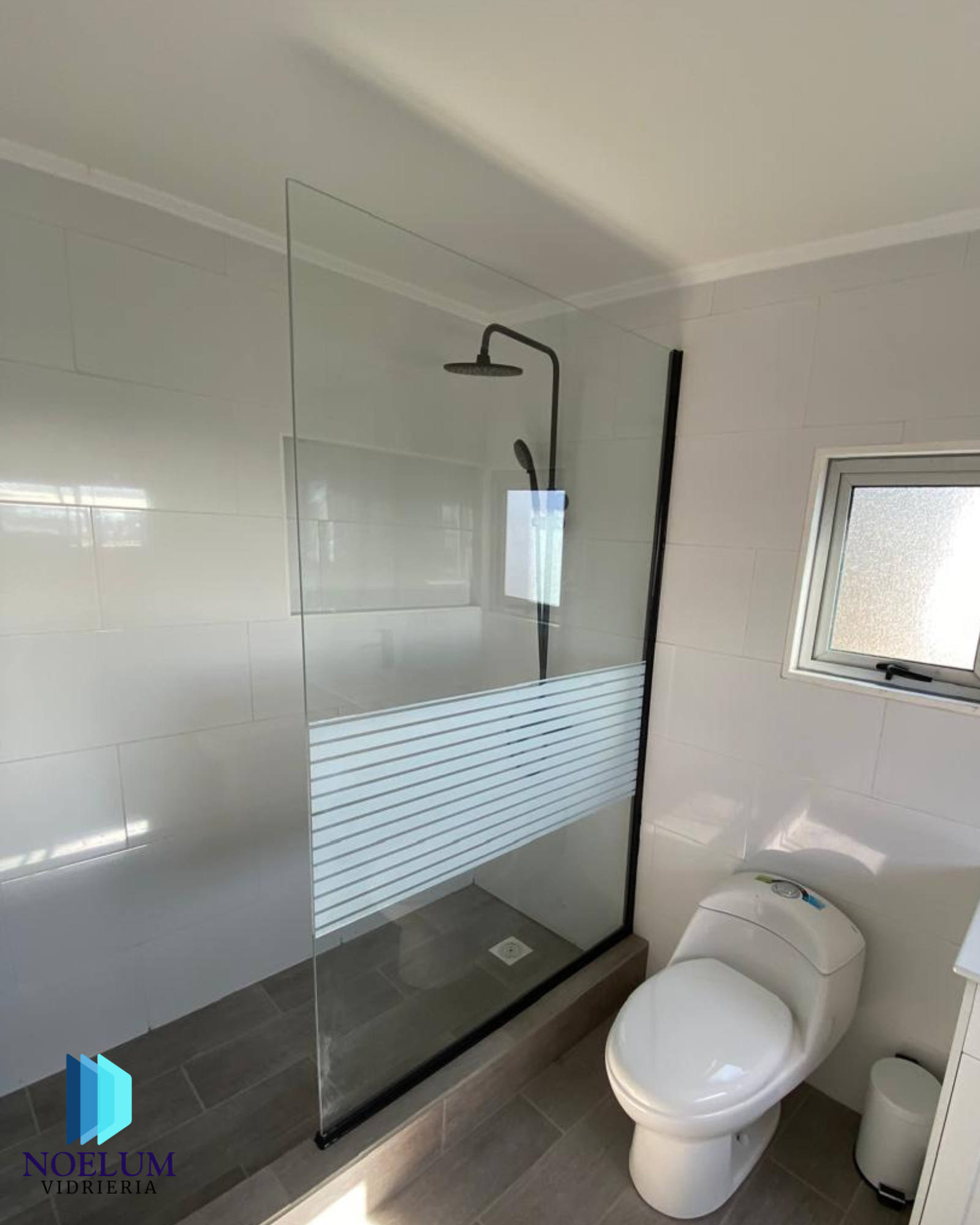 Paño fijo minimalista en vidrio templado