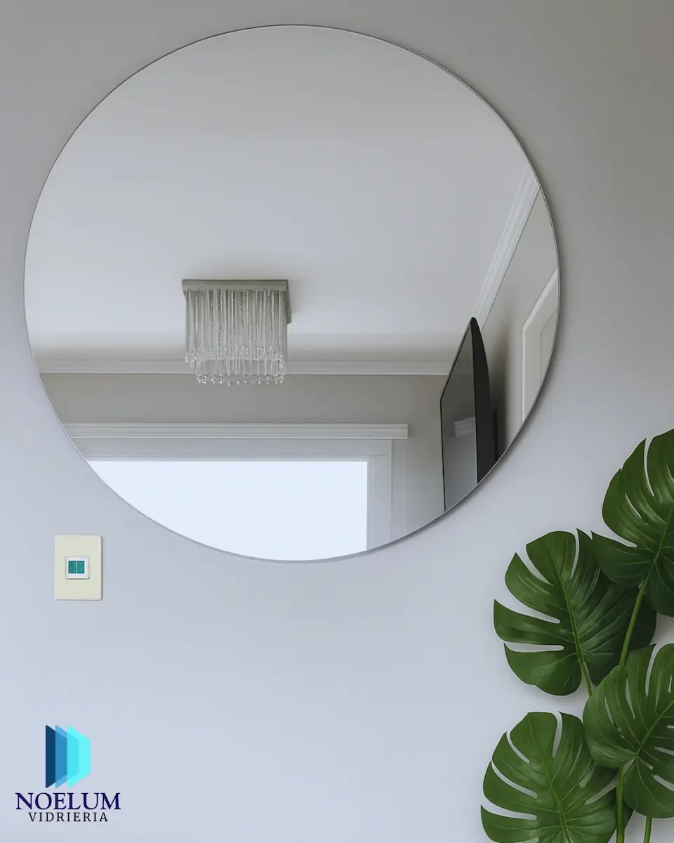 Instalación de espejos a medida Vidriería Noelum